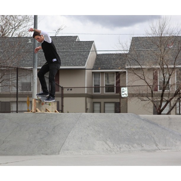 @tytydoit smithgrind #idlewildskatepark #shredsunday #classicsk8shop @fayucaskateboards #fayucaskateboards #reno #skateboarding #skidmarkskatemag #lowcardmag #metrogrammed #berrics #instacrops #skatenv #skateordie #skateeverydamnday #sk8 #skate #skatelife #smithgrind #skateparks