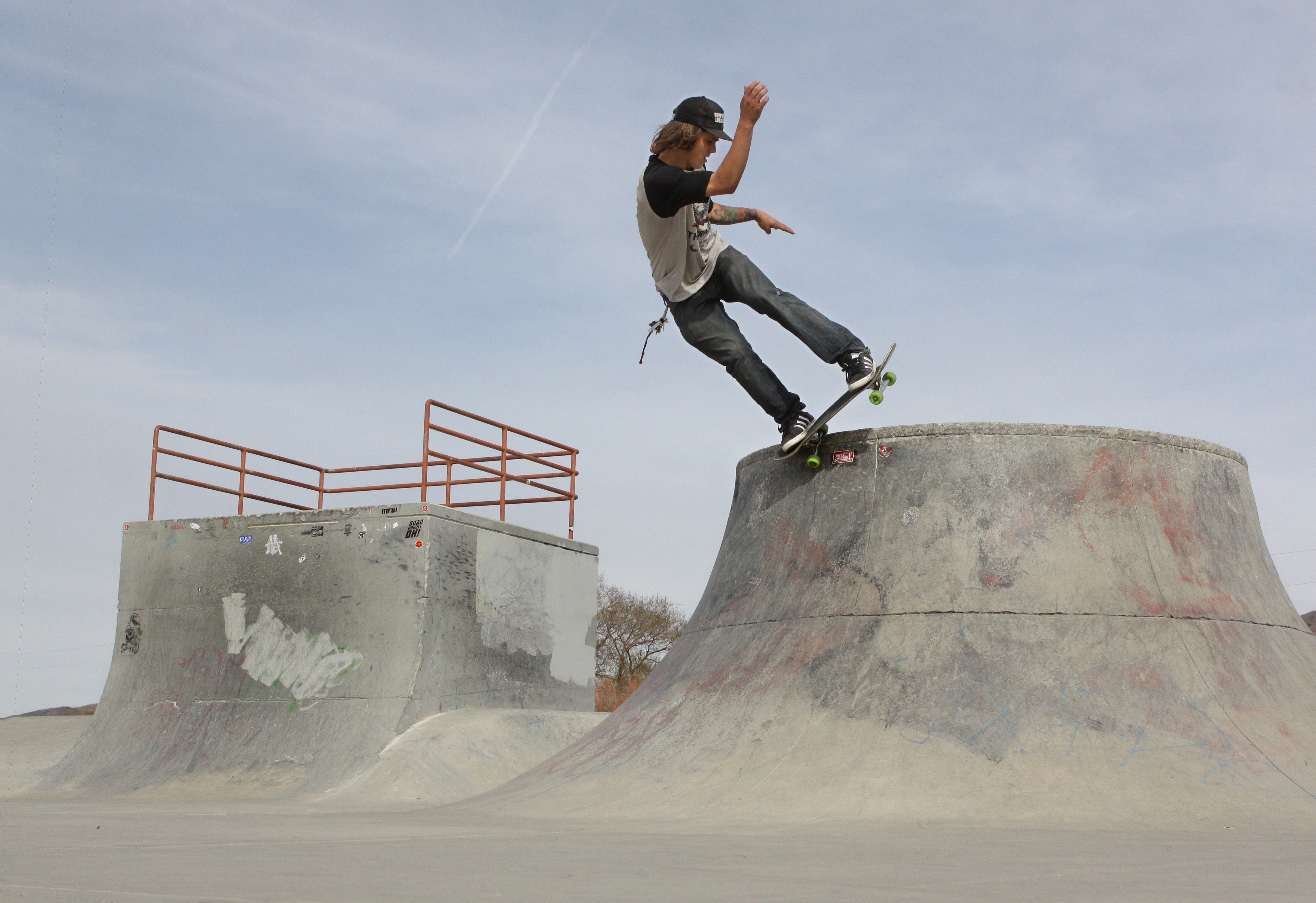 chode_pivot-fakie-volcano-loma