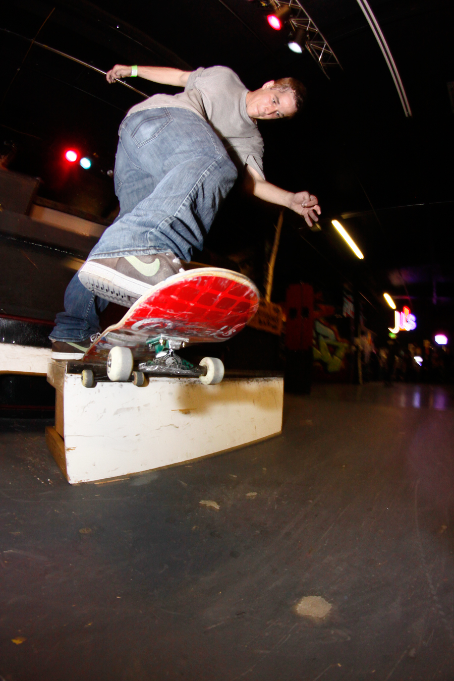 Travis Hughes bs tail photo Volland
